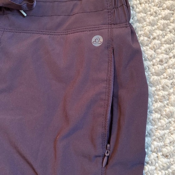 Apana joggers! - Picture 3 of 5